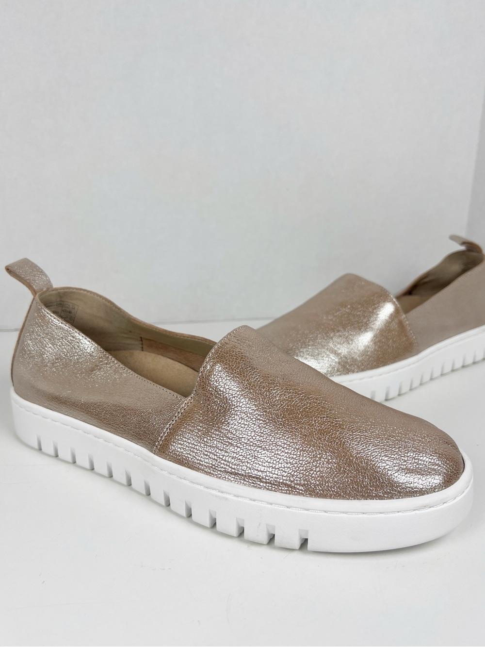 VIONIC Women’s Size 8 Champagne Uptown A-Line Comfort Casual Flats Loafers